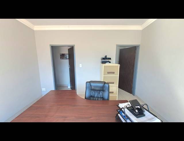 8,476M² OFFICE FOR SALE IN VEREENIGING INDUSTRIAL